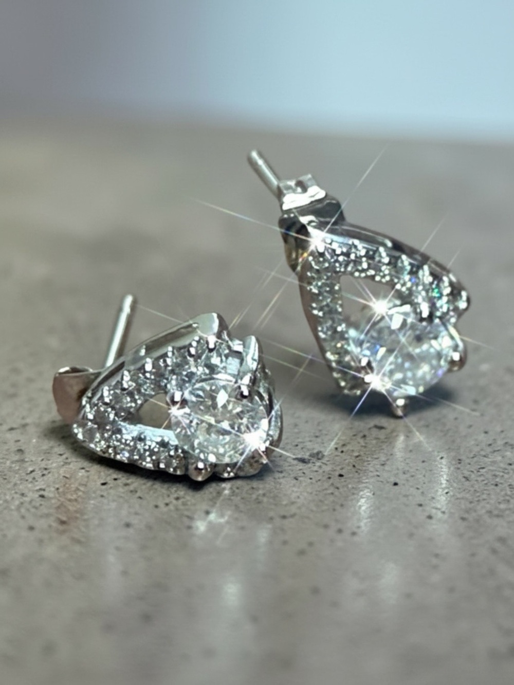 S925 Sterling Silver Moissanite Teardrop Stud Earrings - Silver